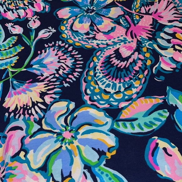 Lilly Pulitzer Aleah Long Seeved Top in High Tide Navy She's Got Sol M&L NWT - Picture 3 of 9